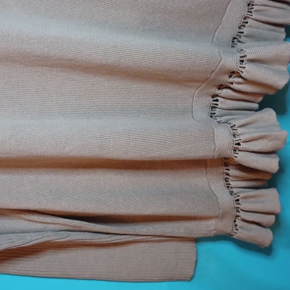 LISA RINNA Collection Light Mocha Ruffle Sweater. Size L - Picture 8 of 15